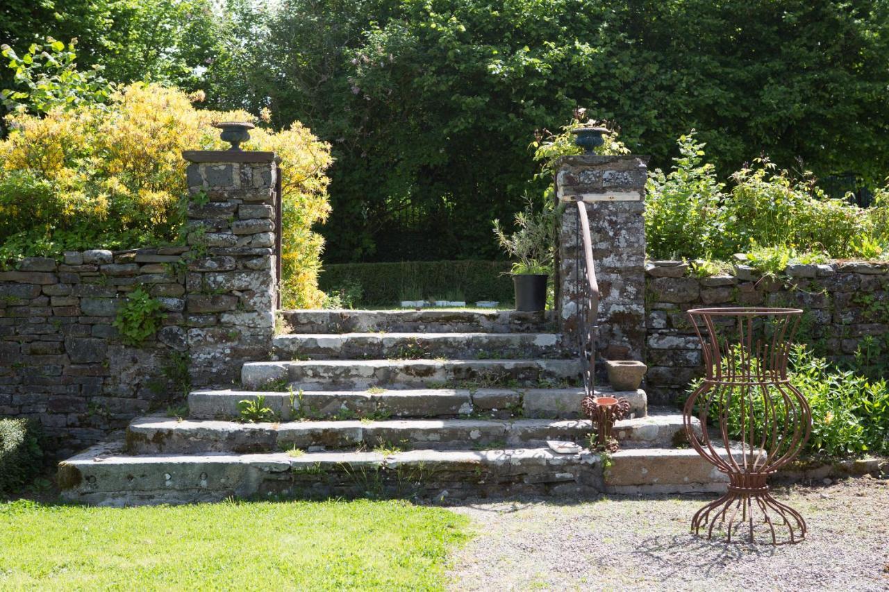 Le Logis D'Equilly Bed & Breakfast Exterior photo