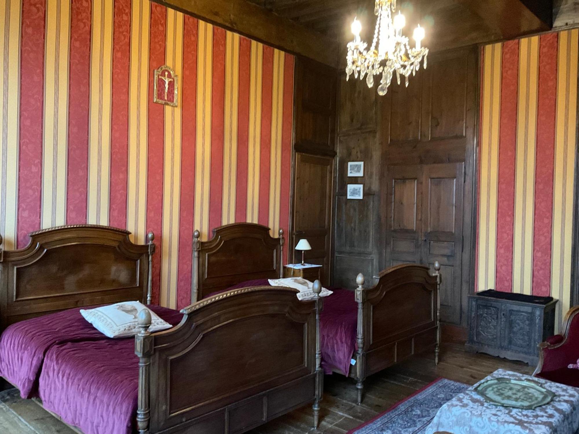 Le Logis D'Equilly Bed & Breakfast Exterior photo