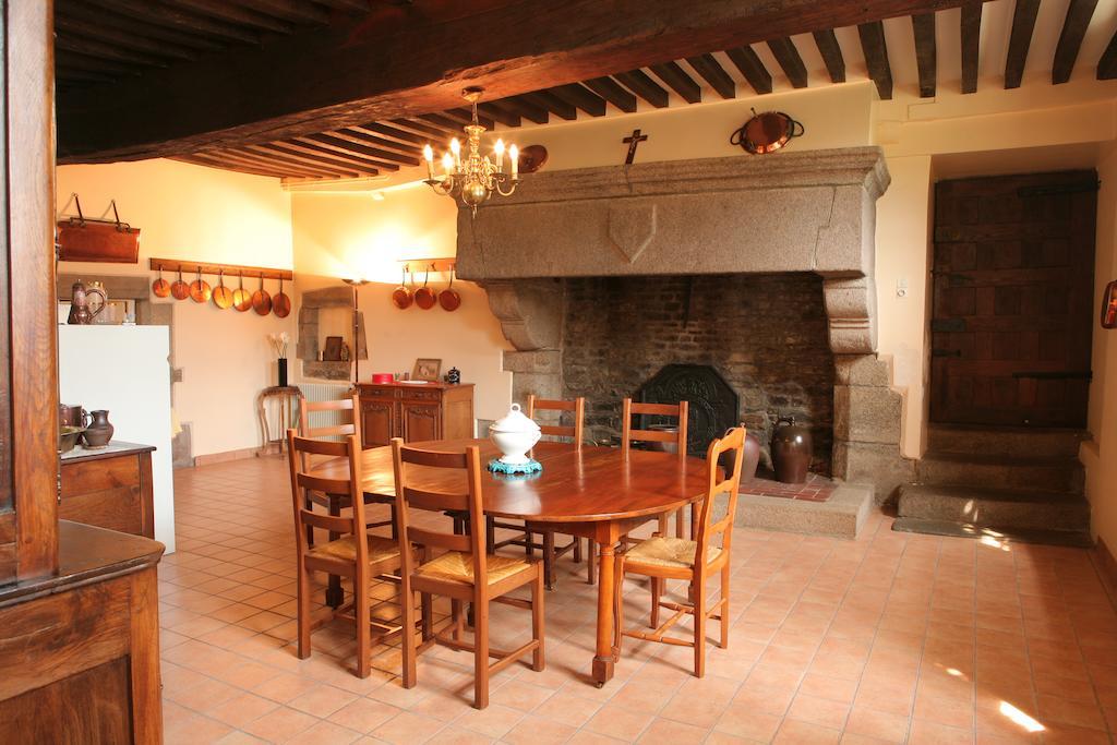 Le Logis D'Equilly Bed & Breakfast Exterior photo